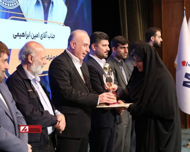 تندیس زرین رضایتمندی مشتری به فولاد خوزستان رسید