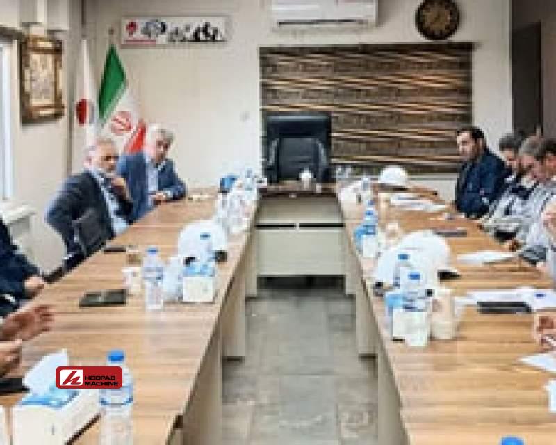 حضور پررنگ مدیرعامل صبانور در مجتمعهای تولیدی و تشکیل جلسات در شرایط بحرانی کشور