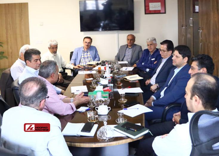 برگزاری نشست هم‌اندیشی ایمیدرو با پیشکسوتان سازمان