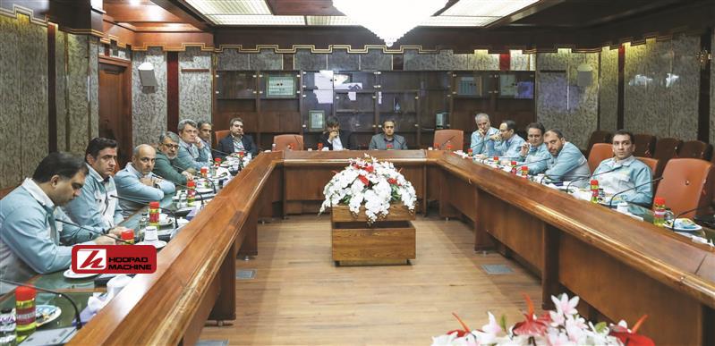 حضور رئیس هیئت عامل ایمیدرو در فولاد مبارکه و تأکید بر تداوم جریان تولید