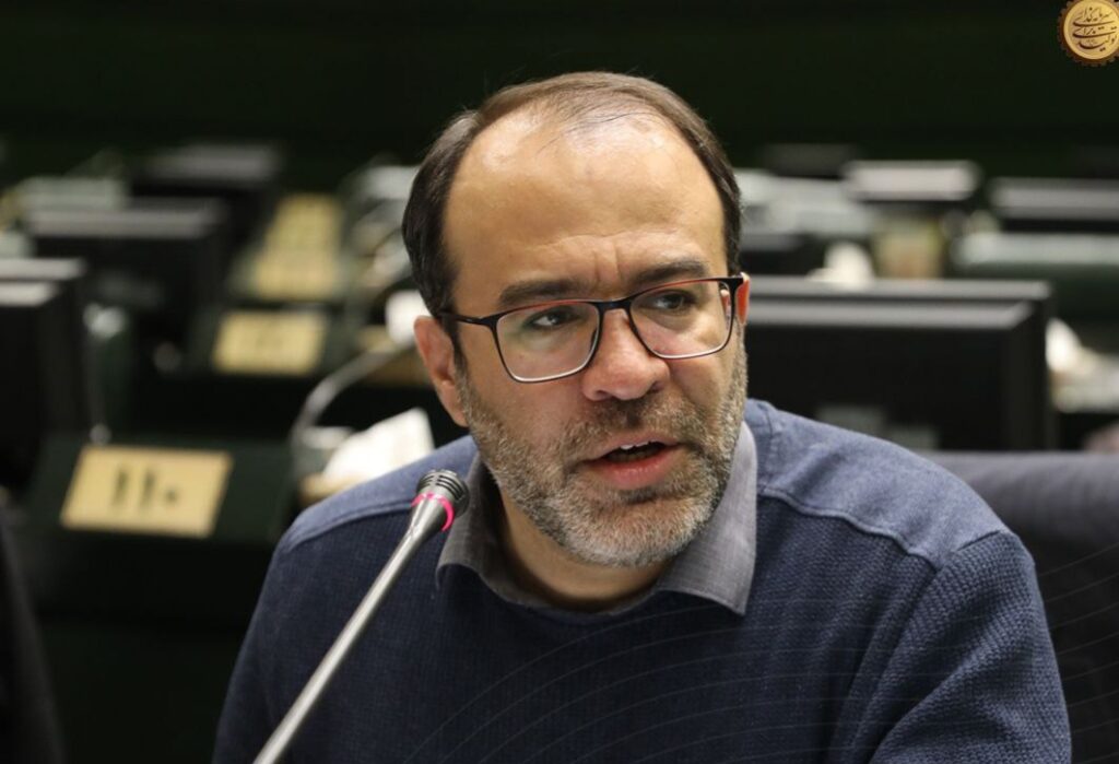 اقدام مثبت فولاد مبارکه در بهره‌برداری از بزرگ‌ترین نیروگاه خورشیدی کشور