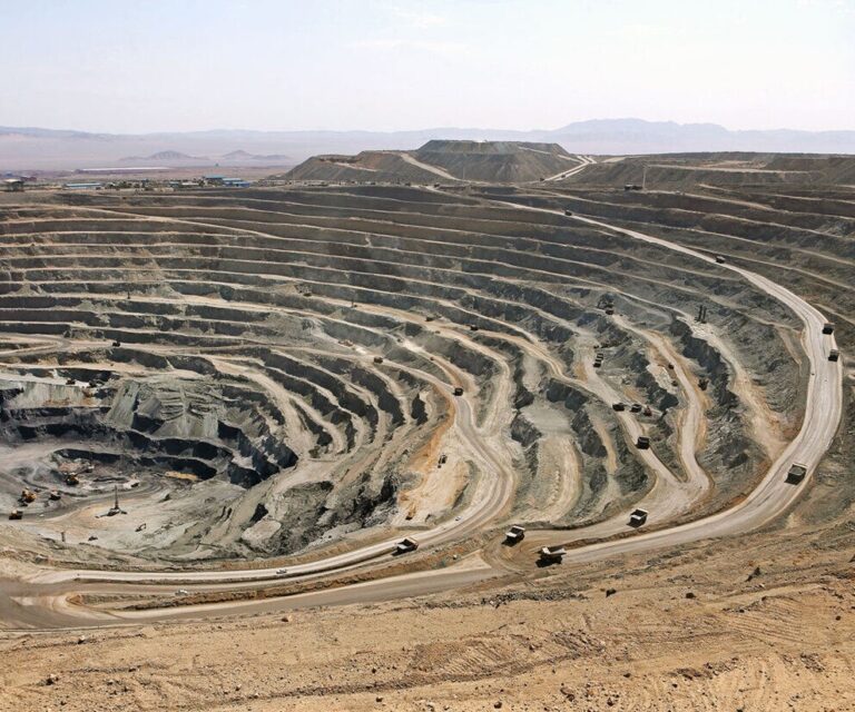 کلنگ کارخانه فروکروم به‌زودی بر زمین می‌خورد