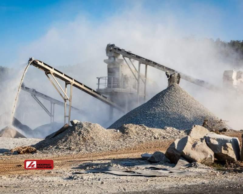 تخریب بی‌سابقه کوه دماوند با برداشت روزی ۲۰ هزار تن پوکه